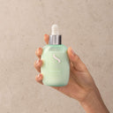 Calming Tonic is a soothing tonic for sensitive scalp. It provides relief from itching and sensations of discomfort.

Vegan Formula